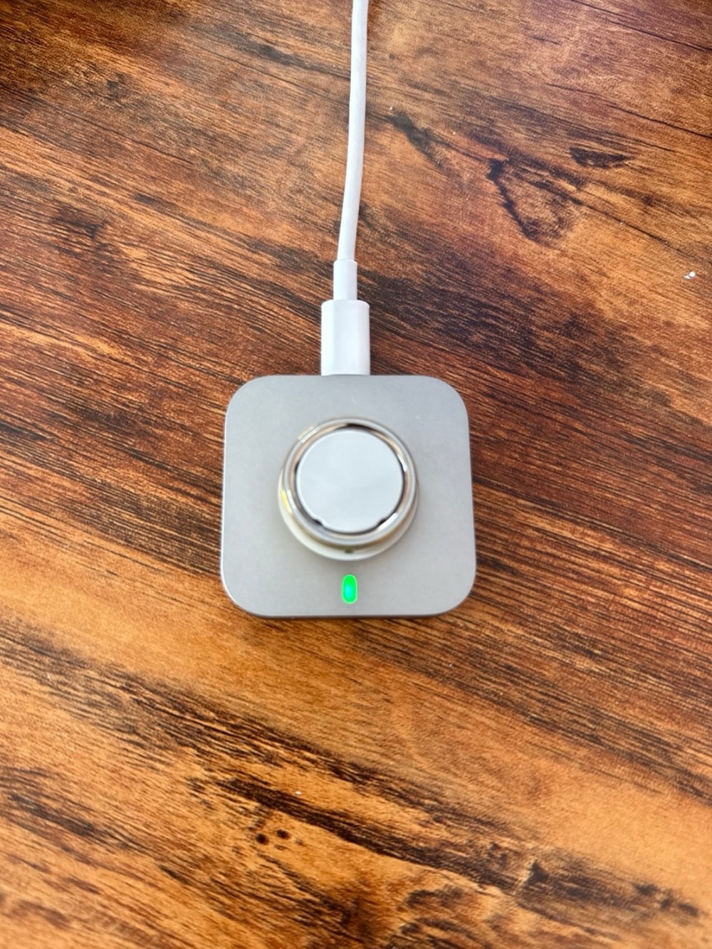 Oura Gold Ring  with Charger Dock & Wire